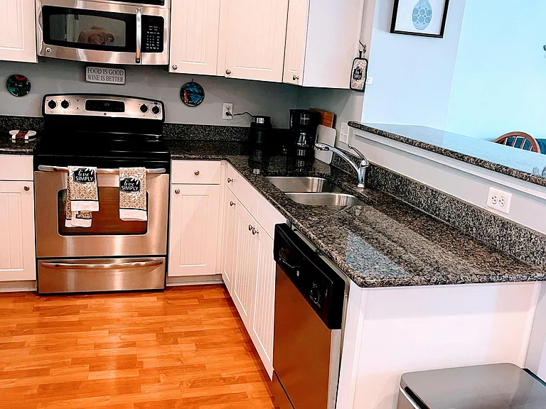 1625 Elmwood Ct — Photo 13