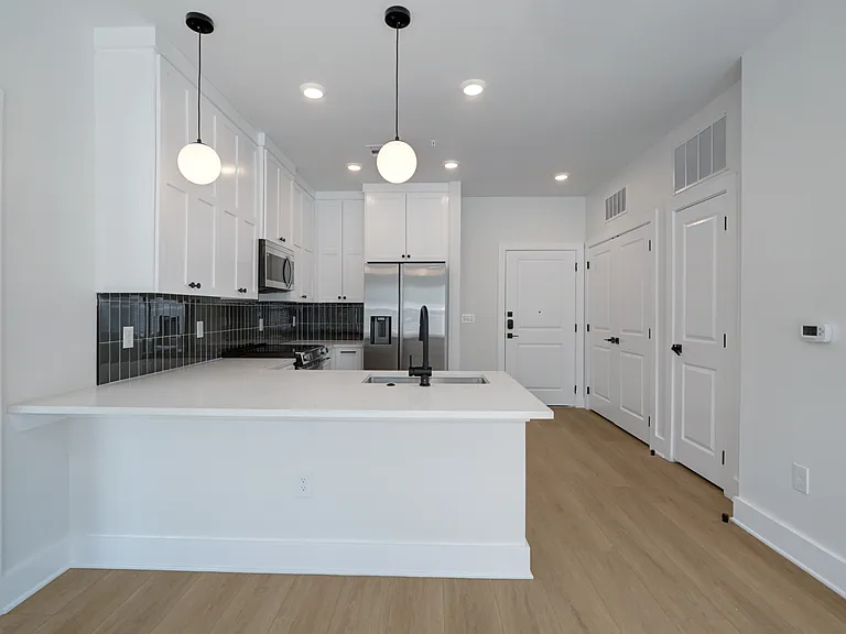 3000 Duval St #103 — Photo 4