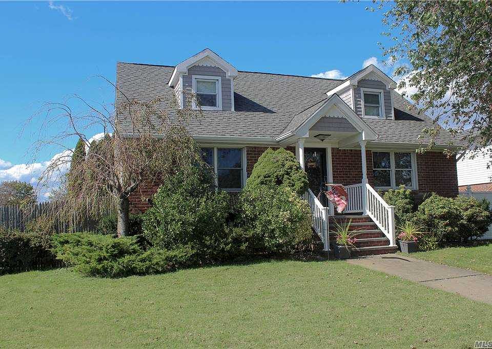 1st image of 262 Forest Ave