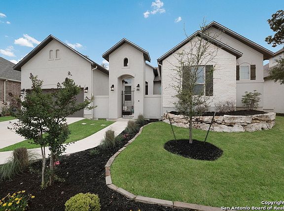 3rd image of 3730 Monteverde Way