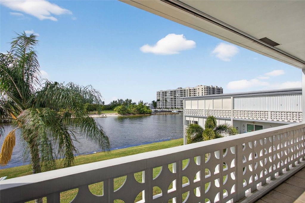 1001 N Riverside Drive #305, photo 5