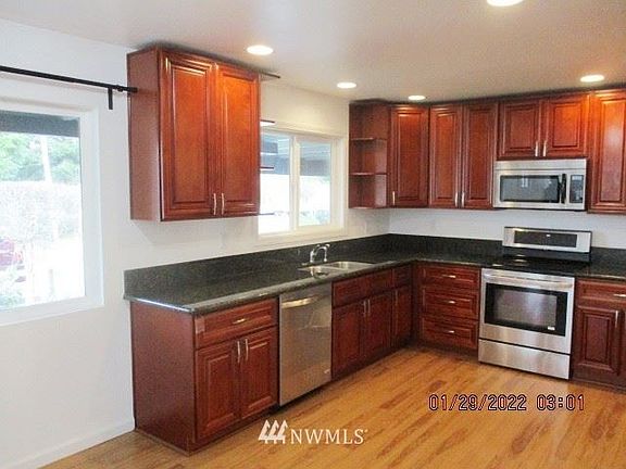 3rd image of 903 May Ave