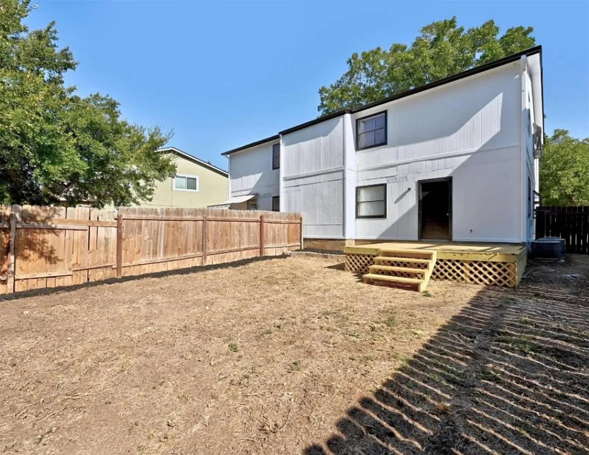 Building Photo - 2303 Cedrick Cv #B