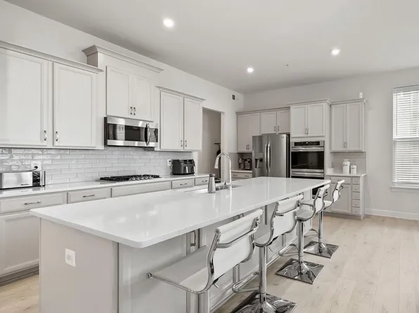 2885 Broad Wing Dr, Odenton, MD 21113