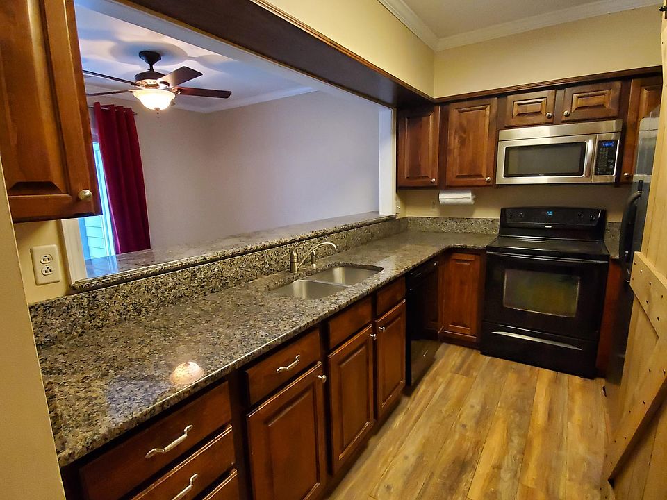 Upgraded kitchen with stainless and granite