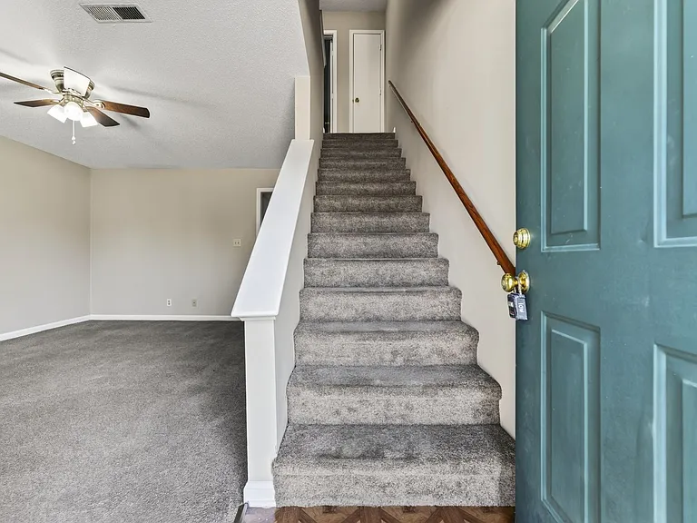 Baltimore Drive - 1731 — Photo 7