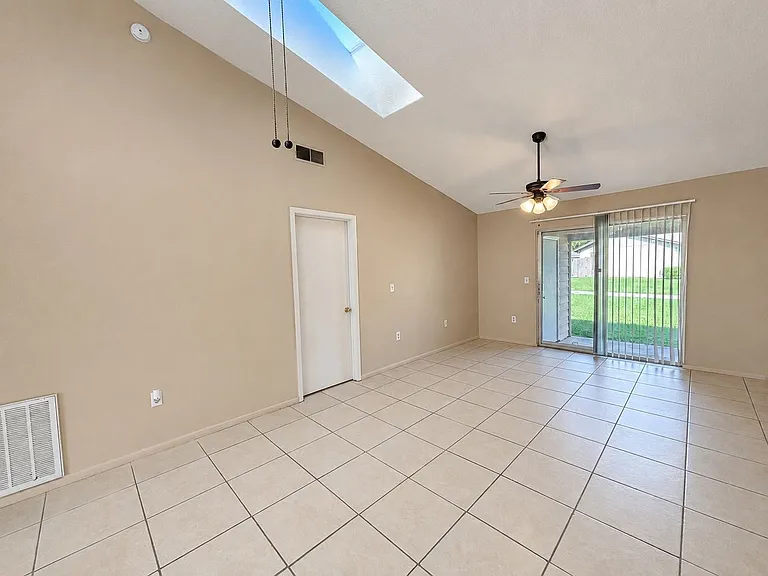 2910 Western Willow Ter — Photo 6