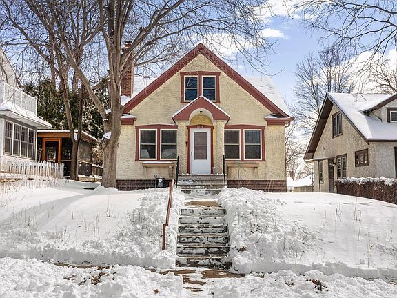 2nd image of 2028 James Ave