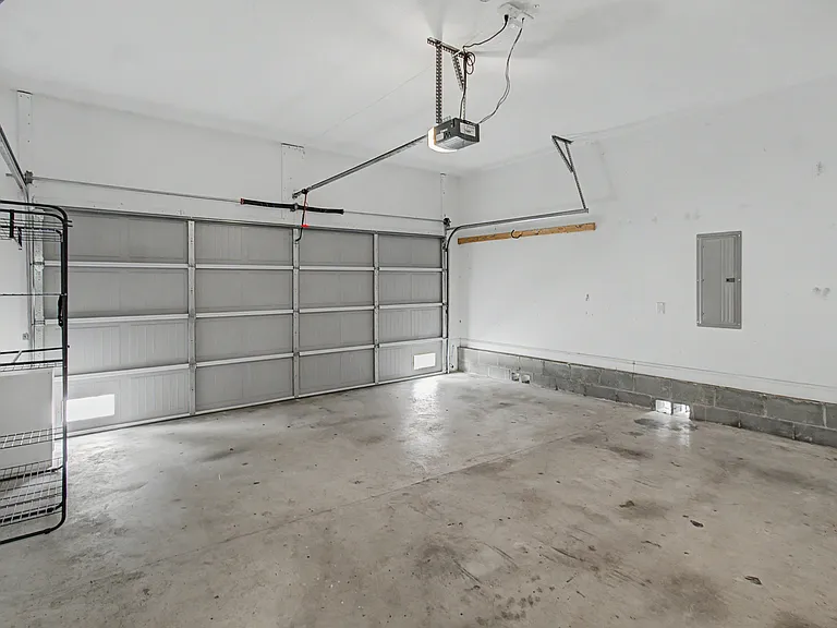 906 Rachel Ln — Photo 12