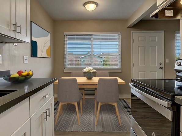 802 Harrington Ave NE #7