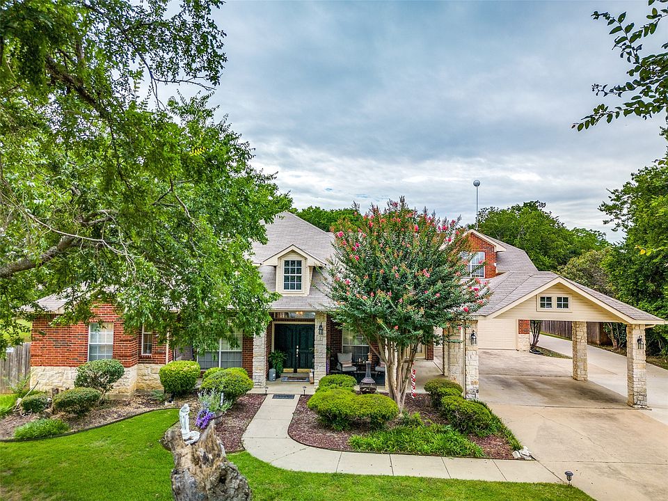 1st image of 104 Covey Ln