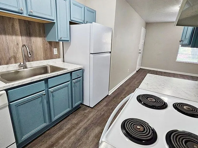 Castle Terrace Apartments — Photo 21