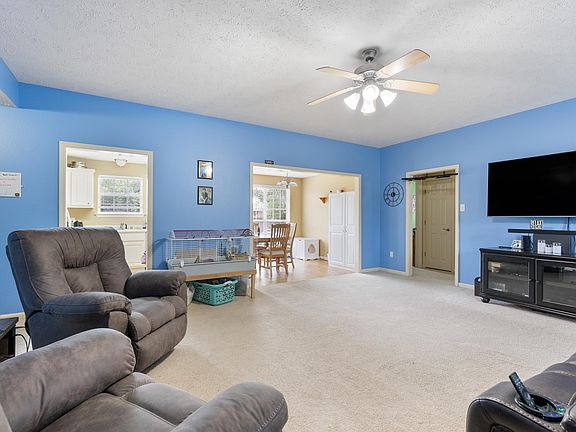 5th image of 2815 Makenzie Dr