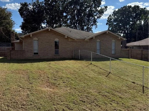 7824 Euper Ln, Fort Smith, AR 72903