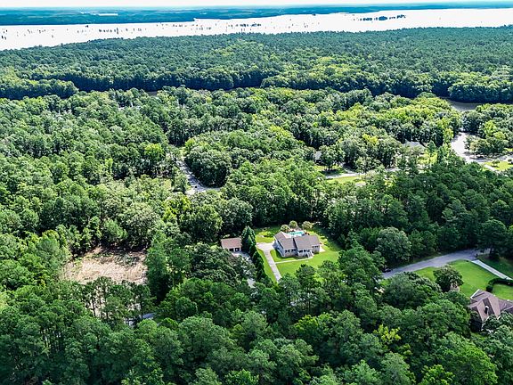3rd image of 151 Poplar Creek Dr