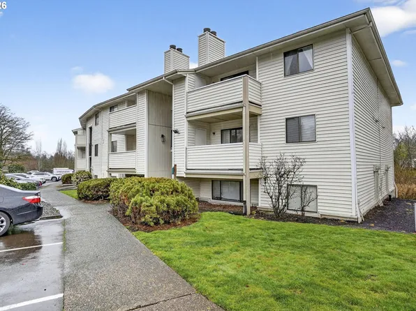 11044 SW Greenburg Rd APT 321, Tigard, OR 97223