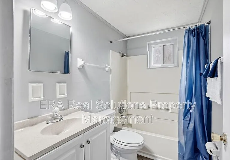 281 S Napoleon Ave #B — Photo 6