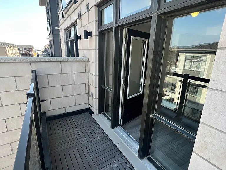 30 Halliford Pl E #208 — Photo 5