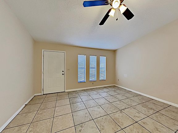 2nd image of 32827 Blossom Ln
