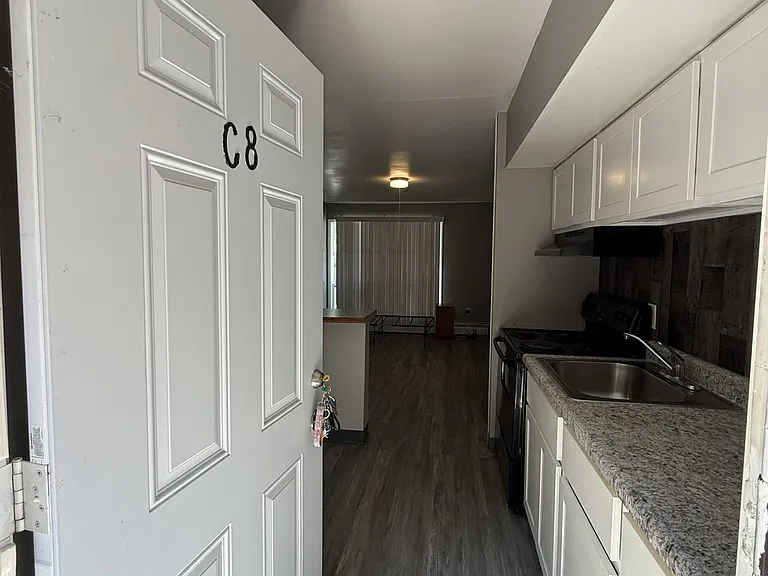 401 Smith St #A4 — Photo 10