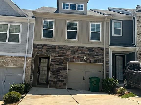 4th image of 2386 Belmont Pl