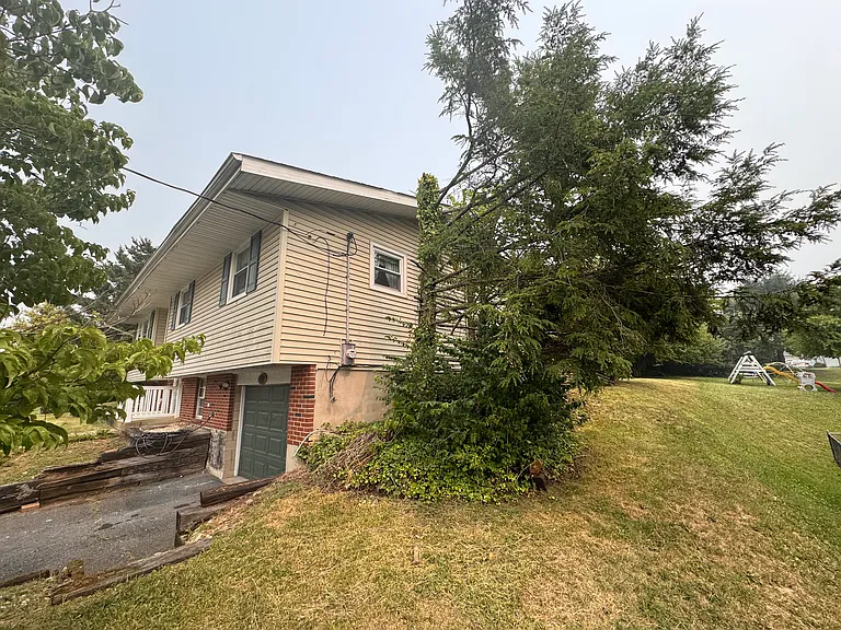 443 Bath Ave — Photo 64