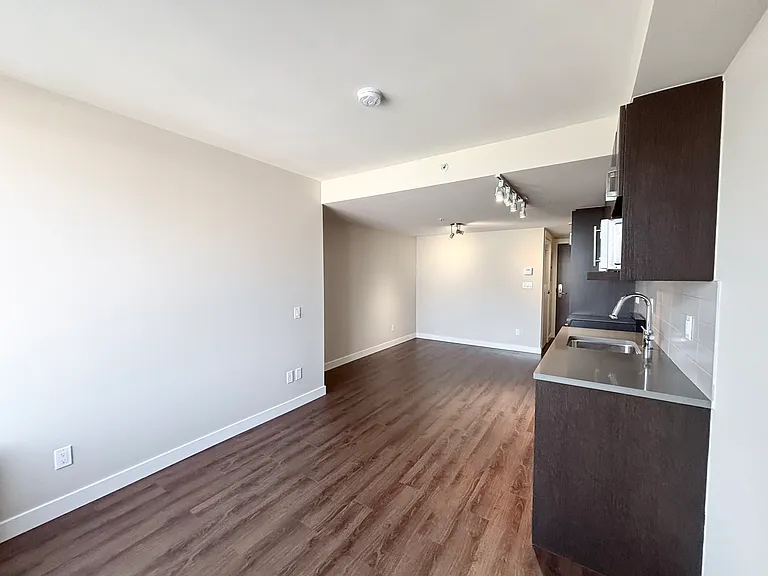 180 Switchmen St — Photo 13