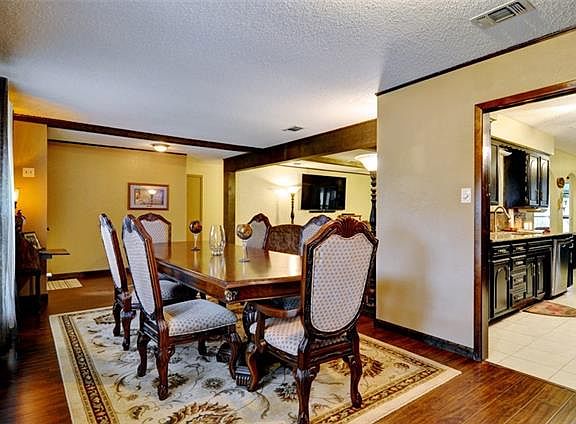 5th image of 1001 Henson Dr