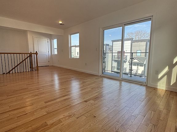 2nd image of 724 Seaport Dr #16079044
