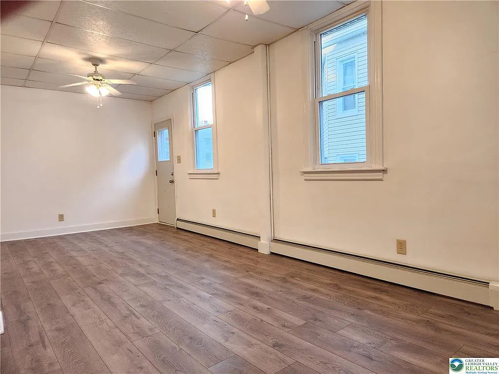 2 bed, 868 sqft, $1,550 — Photo 4