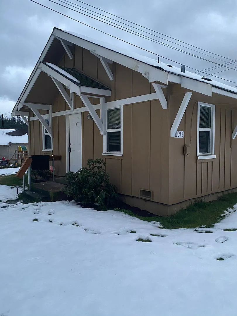 52nd St SE 1009 — Photo 2