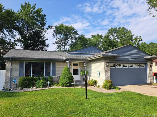 23940 Edinburgh St, Southfield, MI 48033