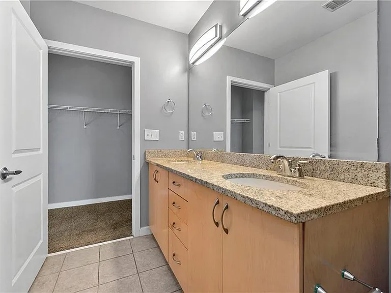 400 W Peachtree St NW #2504 — Photo 17