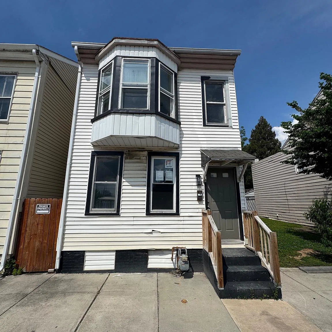 3 bed, 1.5 bath, 1584 sqft, $1,750 — Photo 1