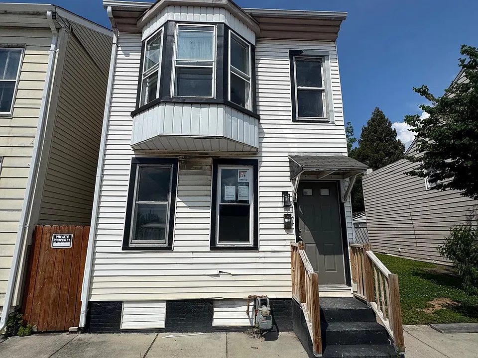 231 Roosevelt Ave