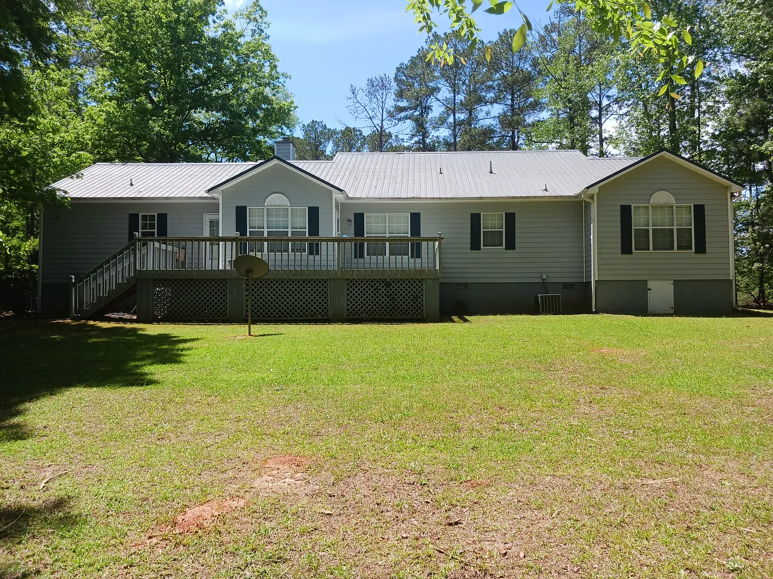 3 bed, 1932 sqft, $2,500 — Photo 1