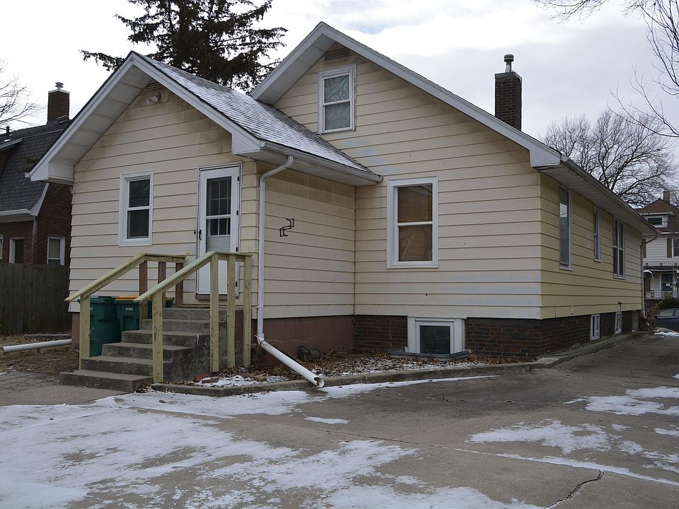2nd image of 227 N Sherman Ave