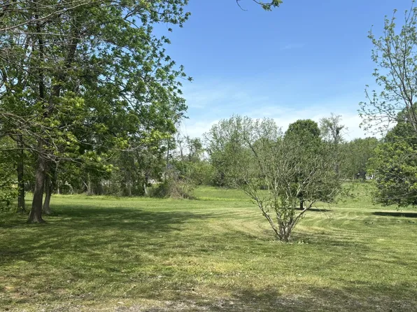 408 College St, Lafayette, TN 37083
