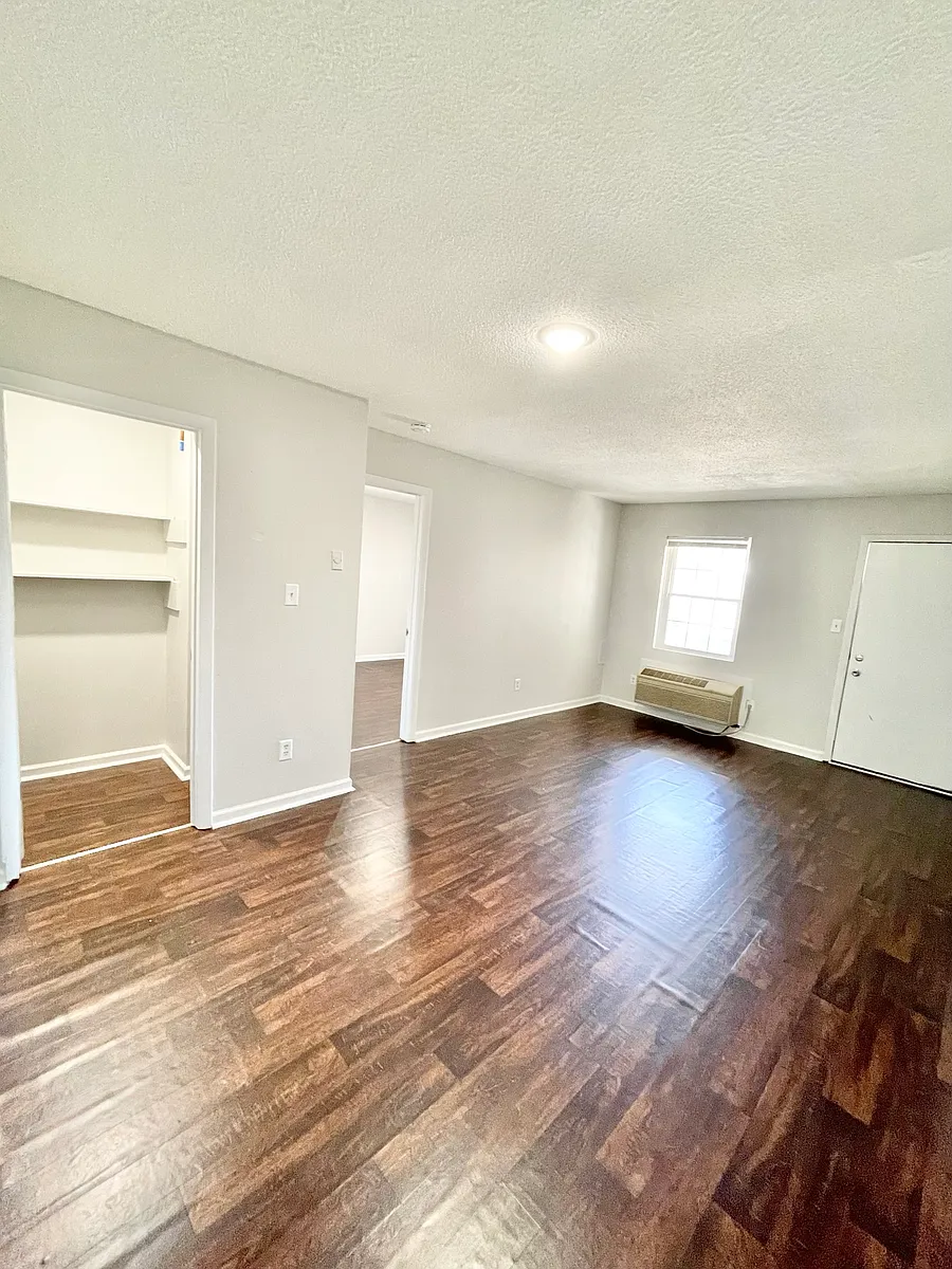 Building Photo - 1831 Hughes Ave #H