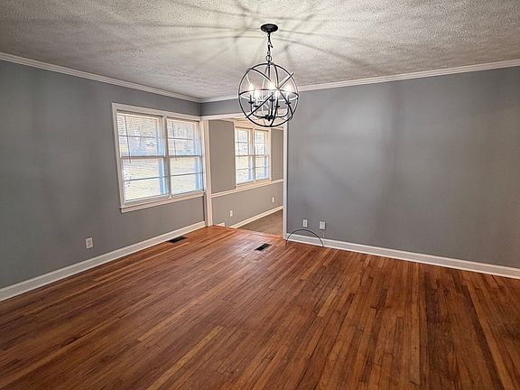 2nd image of 224 Rutland Cir