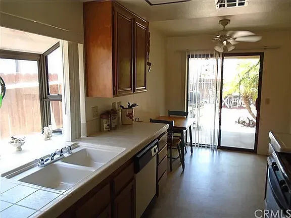 811 Alondra Dr — Photo 8