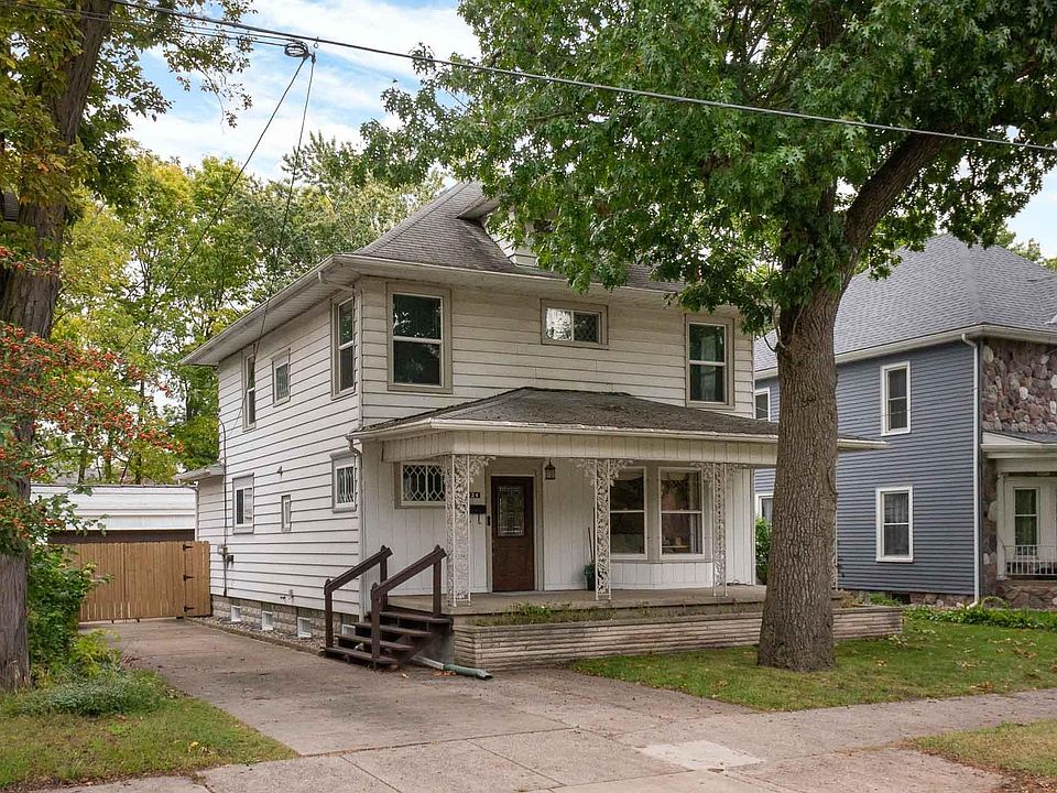 1st image of 824 Edwardsburg Ave