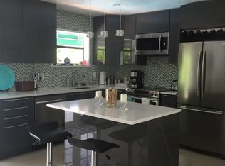 9601 SW 48th St, Miami, FL 33165