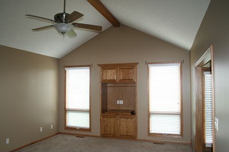 3rd image of 1064 Sheridan St