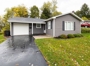 27 Homestead Dr, Fairport, NY 14450