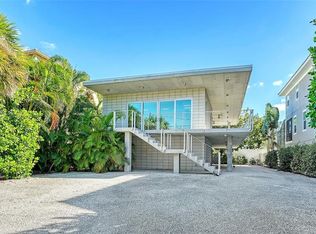 4949 Commonwealth Dr, Sarasota, FL 34242