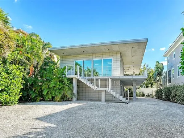 4949 Commonwealth Dr, Sarasota, FL 34242