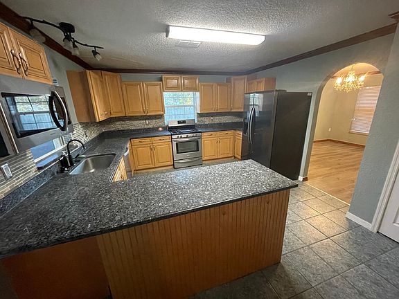 5th image of 275 McClain Dr