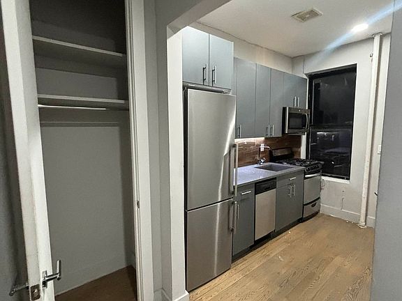 4th image of 542 W 159th St #4