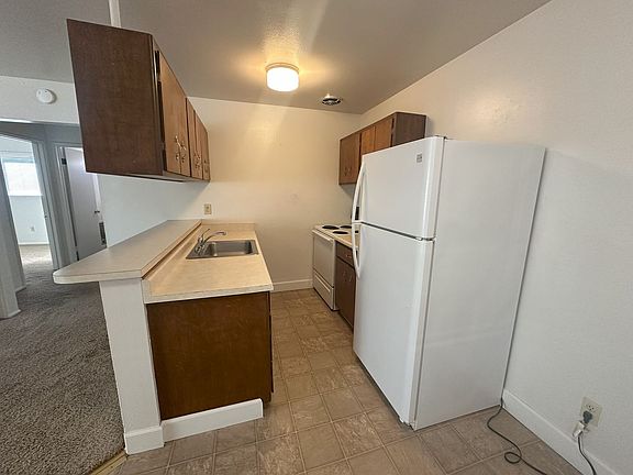 5th image of 930 Paiute Ln APT 9